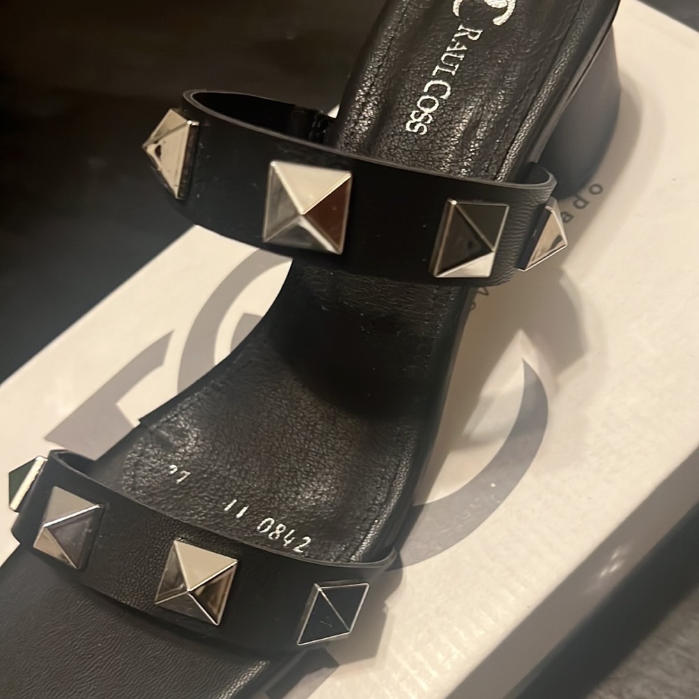 Beautiful black sandals.